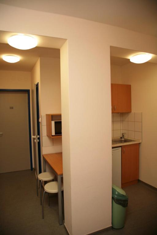 إغير Imola Hostel الغرفة الصورة
